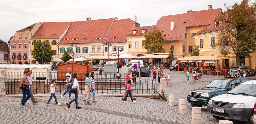 Sibiu, Transsylvanië, Roemenië, Oosten, vakantie, prachtig, oud, historie, geschiedenis, plein, brug, bezienswaardigheid, rondtrip, eurotrip, auto